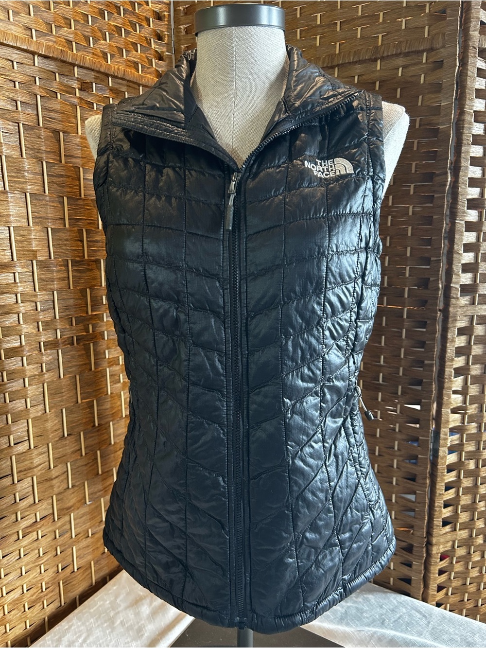The North Face ThermoBall Quilted Puffer Vest Black Women’s XS Hiking